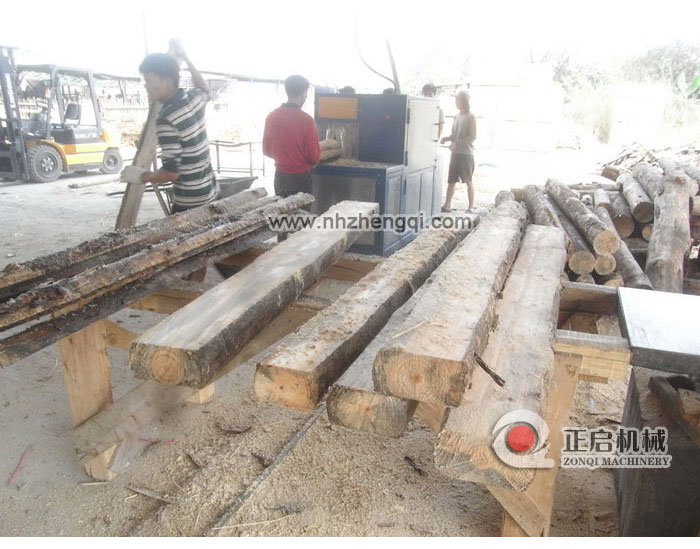 廣東花都鋸松木加工現(xiàn)場25機(jī)