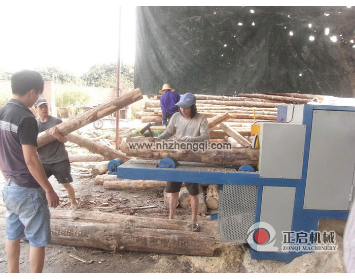 廣東花都鋸松木加工現(xiàn)場25機(jī)0