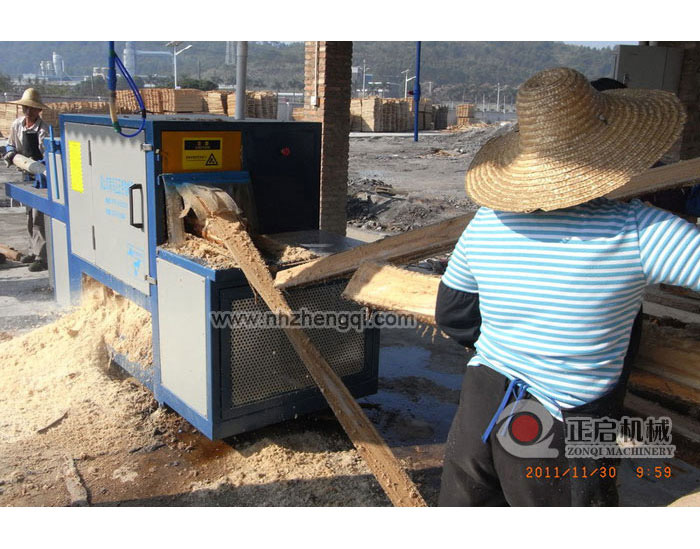 廣東省-從化市-圓木多片鋸加工現(xiàn)場(chǎng)